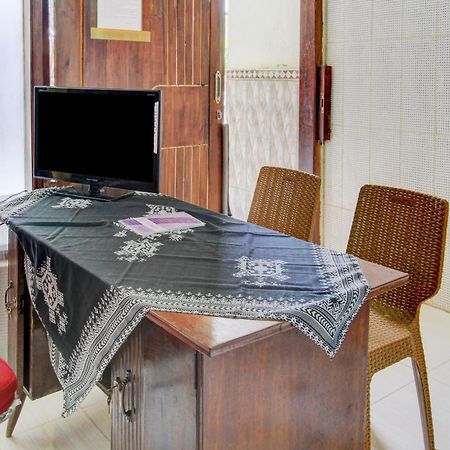 Oyo 90725 Zeevanna Guest House Syariah Кедири Екстериор снимка